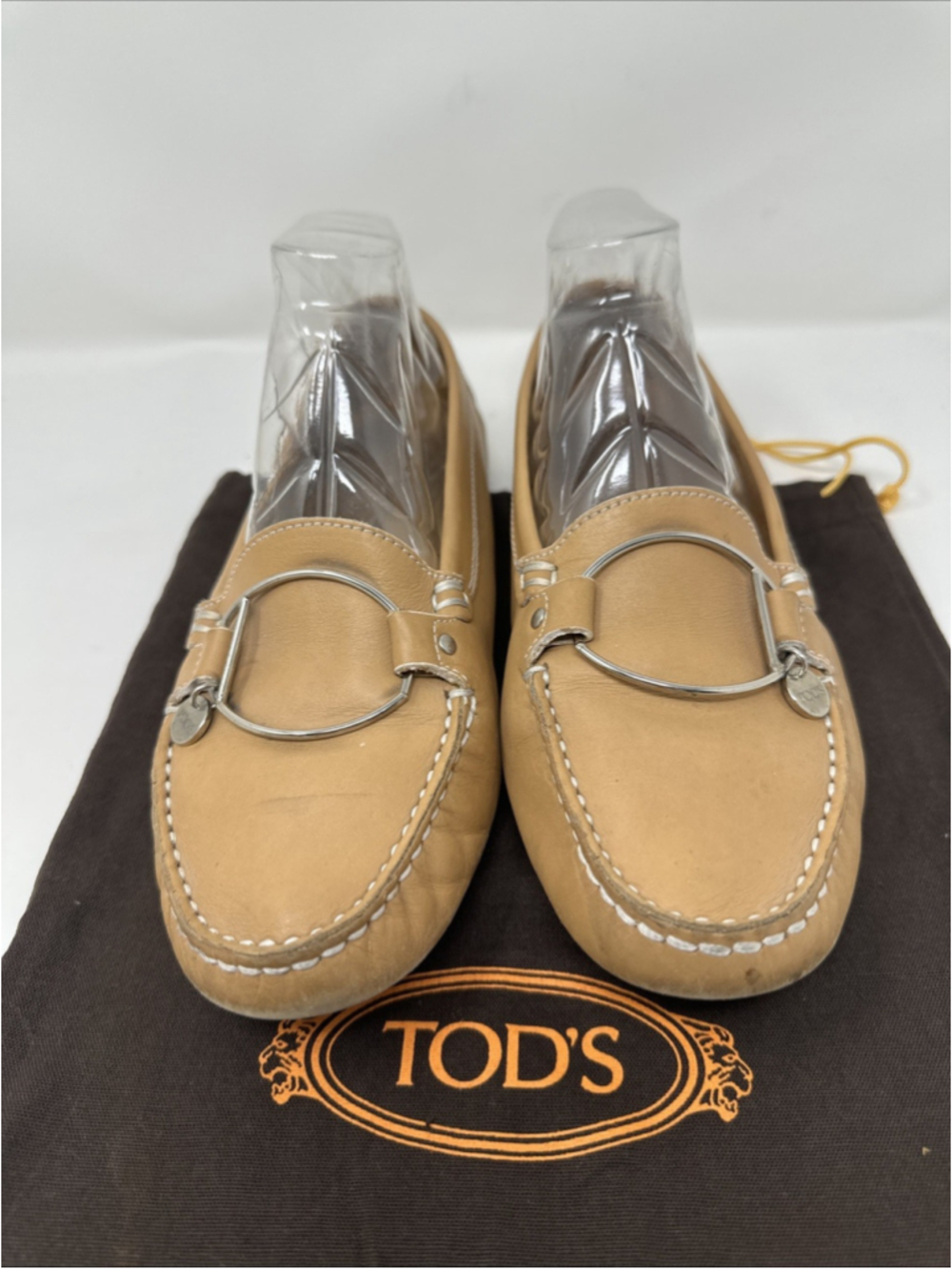Tod's Women's Gommino Tan Leather Silver Buckle 9 US 39 EU Driving Loafer Shoes